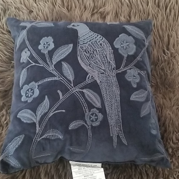 Threshold blue VELVET toss pillow - Picture 8 of 9